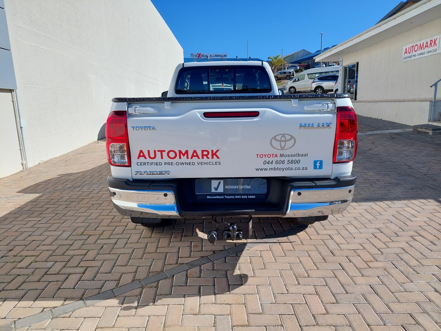 2024 Hilux 2.4 GD6 RB RAI MT (DEMO)