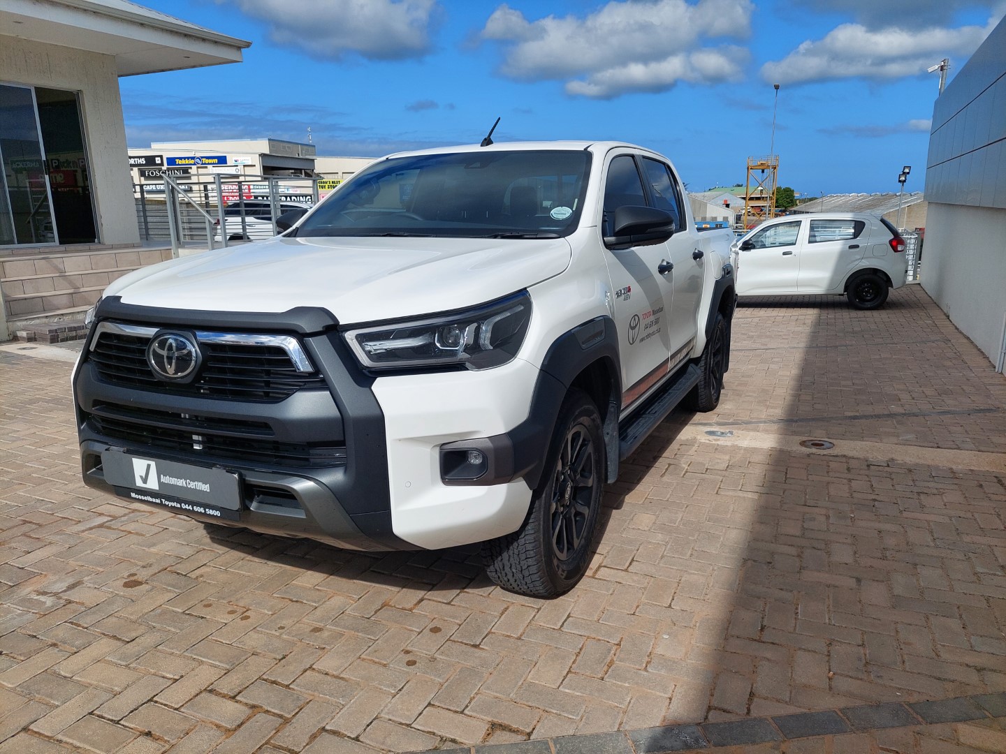 2024 Hilux 2.8 GD-6 RB LEGEND AT DC MHEV (DEMO)