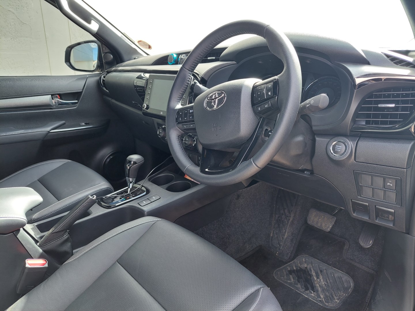 2024 Hilux 2.8 GD-6 RB LEGEND AT DC MHEV (DEMO)