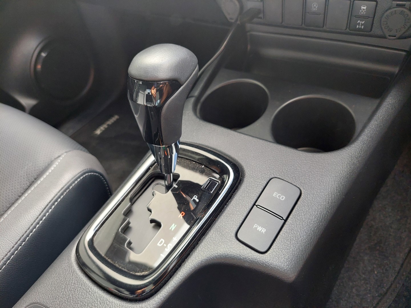 2024 Hilux 2.8 GD-6 RB LEGEND AT DC MHEV (DEMO)