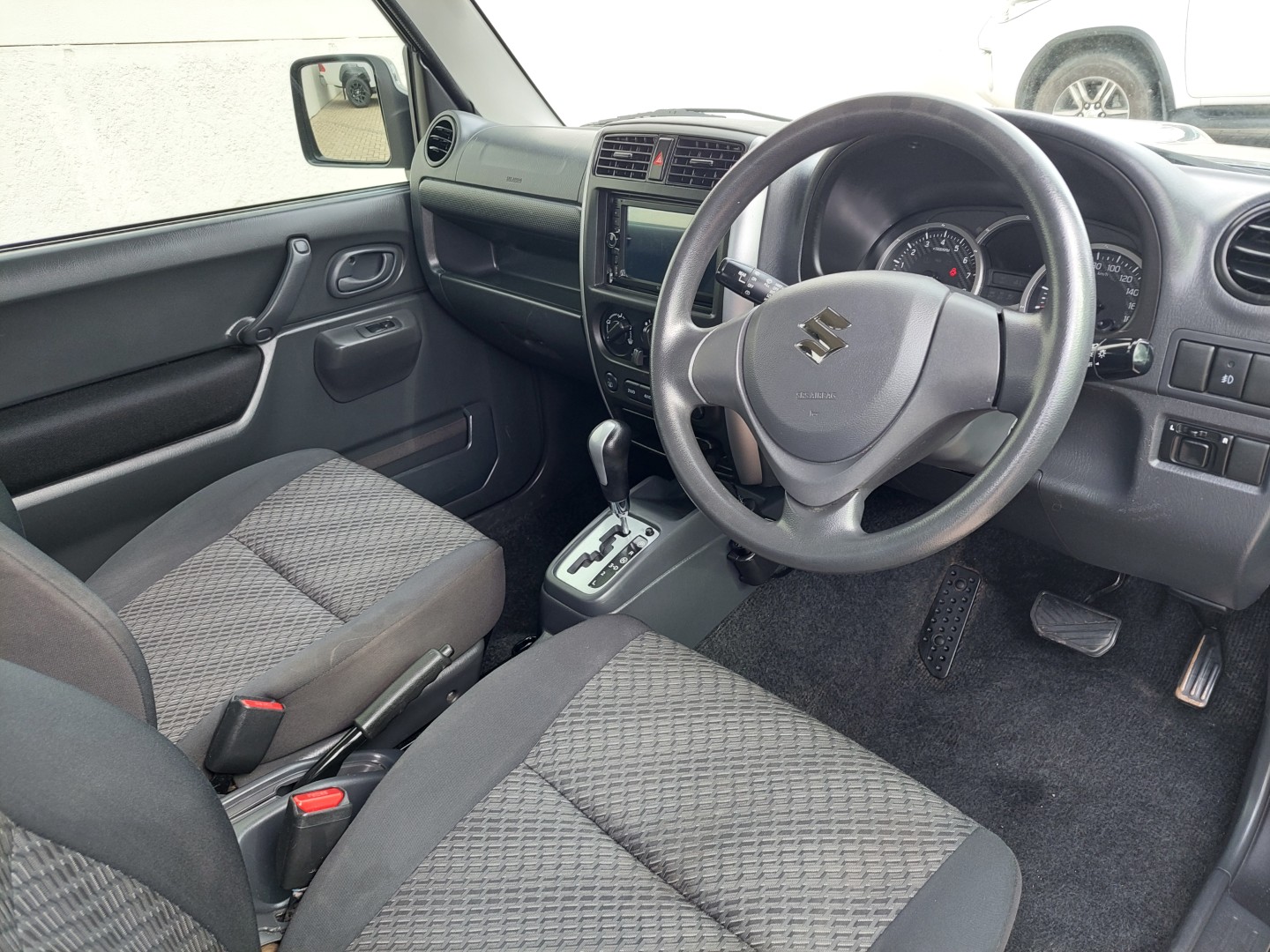 2017 Suzuki Jimny 1.3 AT